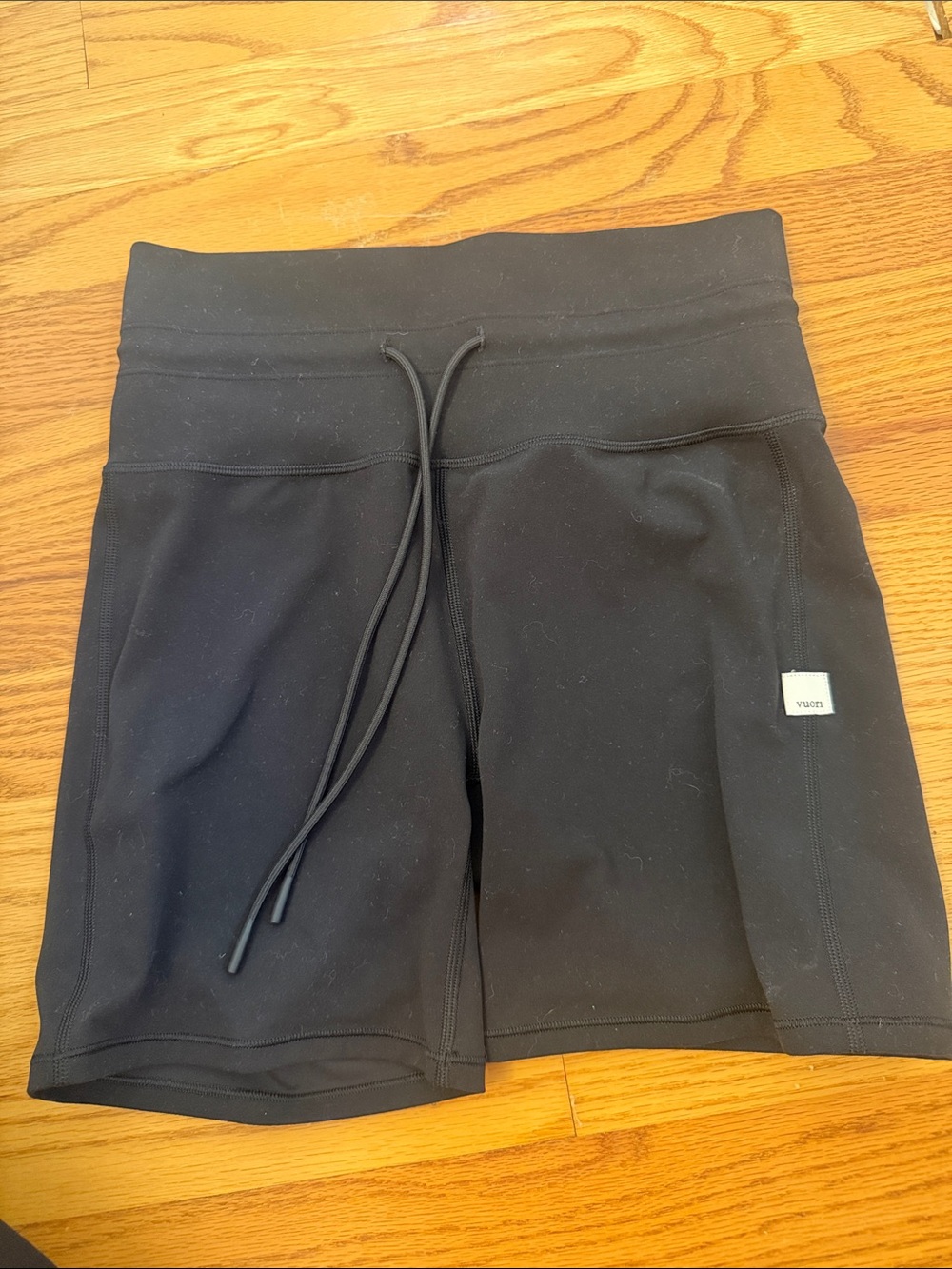 Vuori High-Rise Black Women's Shorts